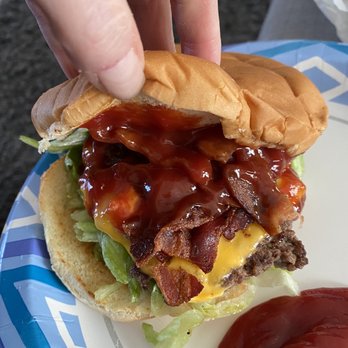 Arctic Roadrunner - Bacon cheeseburger - Burgers Near Me - Anchorage, Alaska