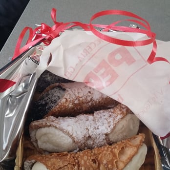 Leonardi - The most amazing cannoli I have ever tasted!!! - Desserts Near Me - Siracusa, SR