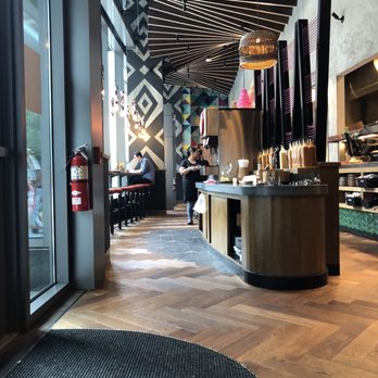 Nando's Peri-Peri - Chicken Shop Near Me - Rosslyn, Virginia
