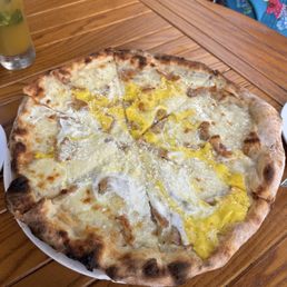 Carbonara pizza Carbonara pizza