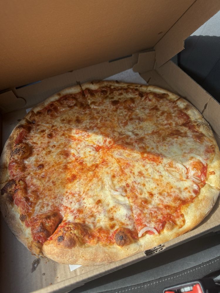 Lorenzo’s Pizza & Martini Lounge Logo