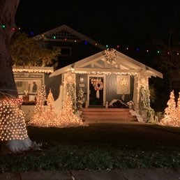 Photo of East Sacramento's Fab 40s Christmas Lights - Sacramento, CA, United States