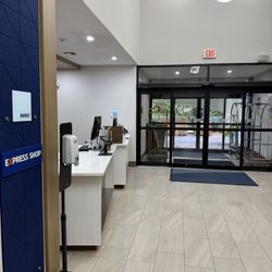 Holiday Inn Express & Suites Henderson-Traffic Star - Lobby