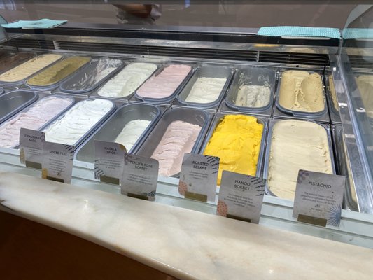 Birds of Paradise Gelato Boutique (Jewel Changi Airport) by null