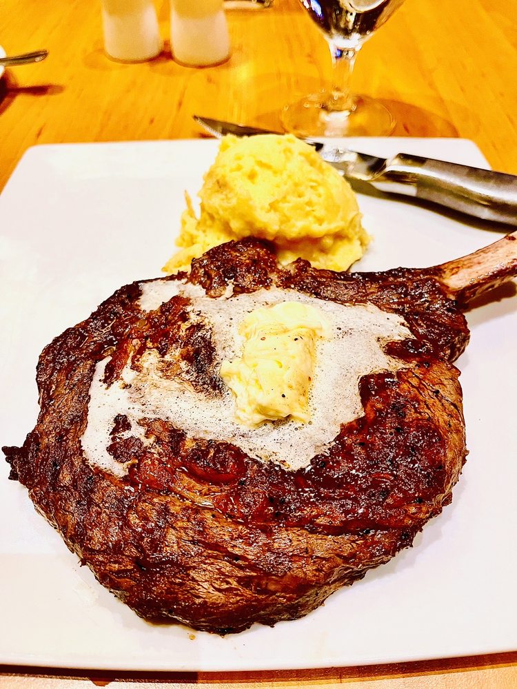 PORTER’S PRIME STEAK HOUSE 126 Photos & 127 Reviews 222 N Vineyard