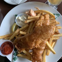 Heriot Bay Inn - Two piece Fish and chips ($24)