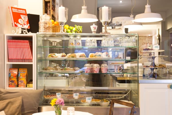 Pauline Café by null