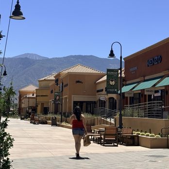 Desert Hills Premium Outlets - Shopping Centers Near Me - Cabazon, California Desert Hills Premium Outlets - Shopping Centers Near Me - Cabazon, California