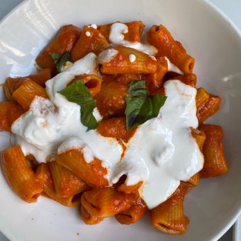 La Pecora Bianca Midtown - Rigatoni vodka sauce, straciatella @ La Percora Bianca - Italian Near Me - New York, New York La Pecora Bianca Midtown - Rigatoni vodka sauce, straciatella @ La Percora Bianca - Italian Near Me - New York, New York