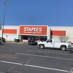 Staples - Exterior
