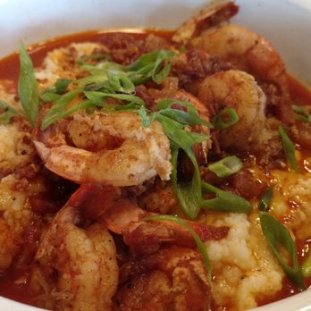 24 Diner - Shrimp and grits: just average - Diners Near Me - Austin, Texas