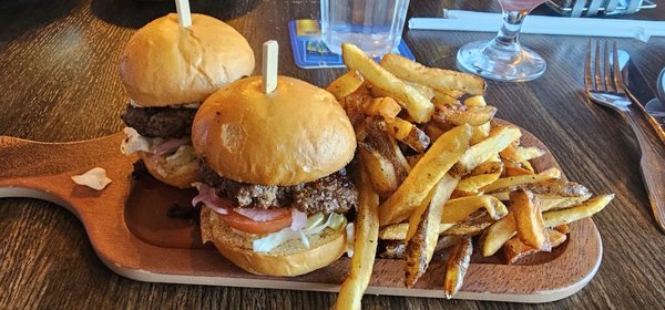 Audrey's Avenue Kitchen & Bar by null