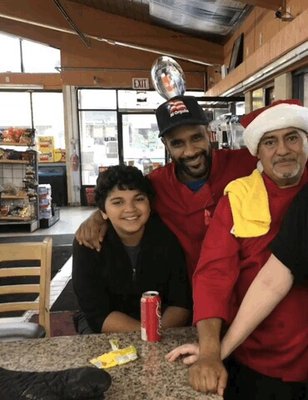 Two Star Market by null