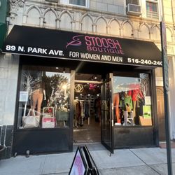 Stoosh Boutique - Love this unique fashion boutique