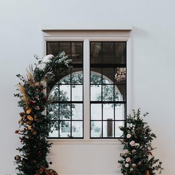 Layered Vintage - Ceremony arch - Wedding Planning Near Me Layered Vintage - Ceremony arch - Wedding Planning Near Me