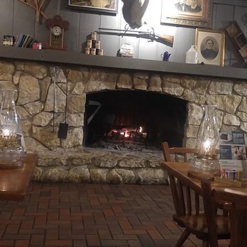 Cracker Barrel Old Country Store - American Near Me - Olathe, Kansas