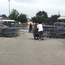 The hot mess of overflowing carts The hot mess of overflowing carts
