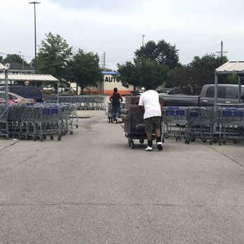 Sam's Club - The hot mess of overflowing carts - Wholesale Stores Near Me - Louisville, Kentucky Sam's Club - The hot mess of overflowing carts - Wholesale Stores Near Me - Louisville, Kentucky