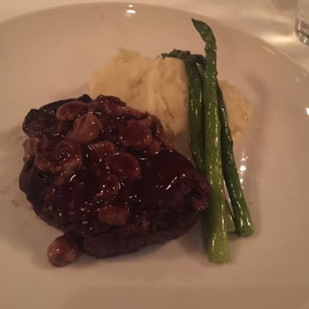 Parkway Grill - Grilled filet mignon (medium rare) with mushroom sautéd, asparagus, and potato. Great choice!! - New American Near Me - Pasadena, California
