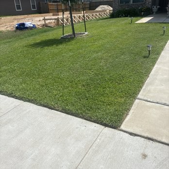 Gomez Lawn Care - Front lawn - Pressure Washers Near Me Gomez Lawn Care - Front lawn - Pressure Washers Near Me