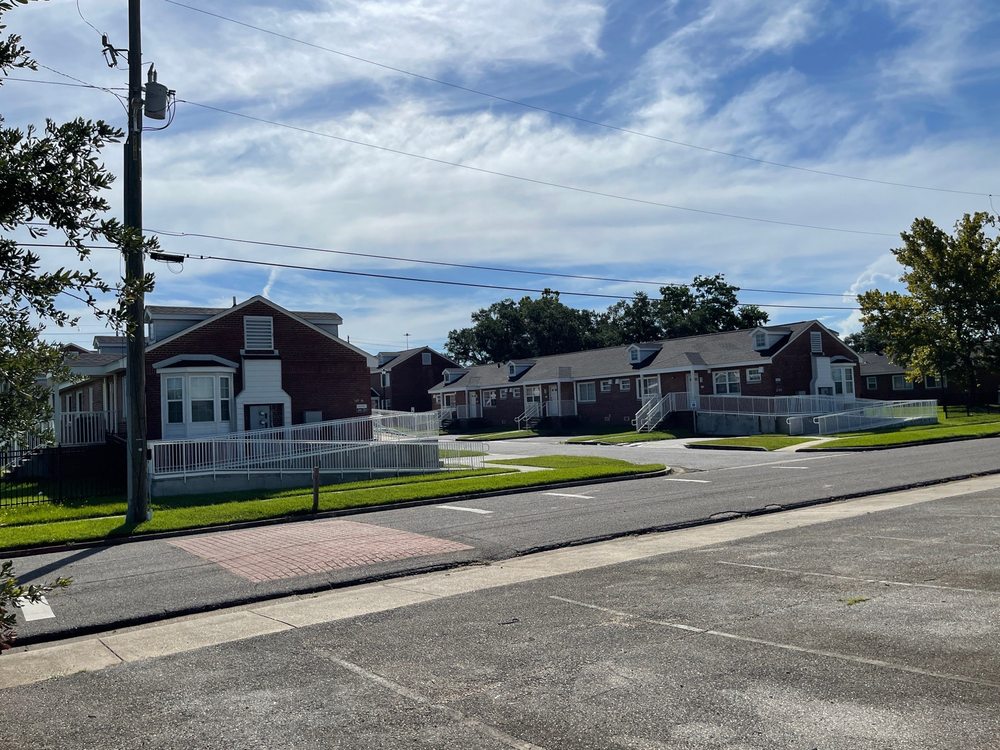 MOBILE HOUSING AUTHORITY Updated March 2024 28 Photos 1655 Eagle