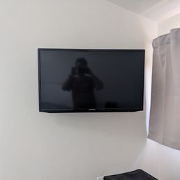 Small tv mount