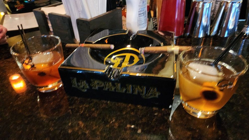 Island Girl Cigar Bar Image
