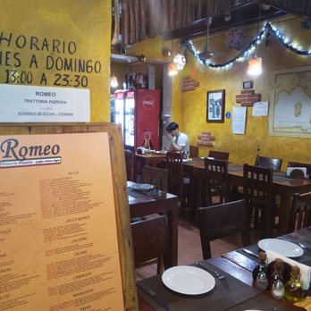 Romeo - A view from the street - Pizza Near Me - Playa del Carmen, ROO Romeo - A view from the street - Pizza Near Me - Playa del Carmen, ROO