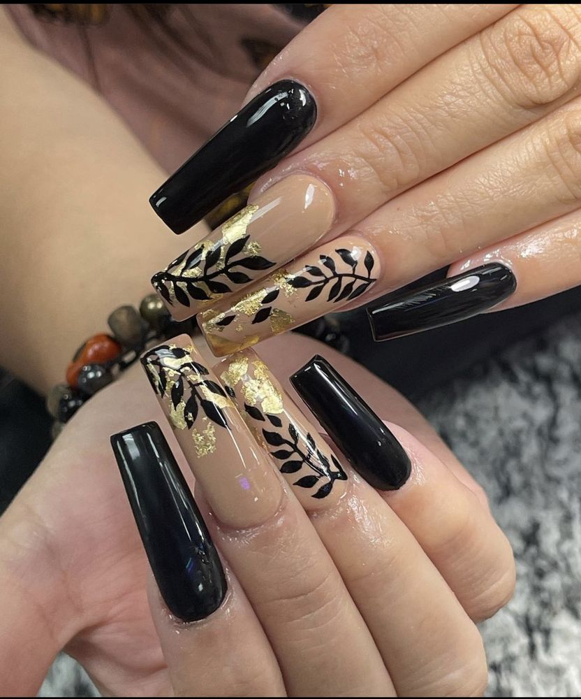 4 SEASONS NAILS Updated July 2024 23 Photos 2807 W Clearwater Ave