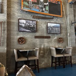 Hoquiam Brewing Company - Cute decor old world feel