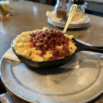 Dirt Road Brewing - Skillet mac n cheese - Brewpubs Near Me - Philomath, Oregon Dirt Road Brewing - Skillet mac n cheese - Brewpubs Near Me - Philomath, Oregon