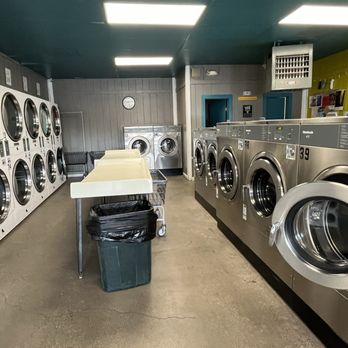 Salida Laundromat - Variety of front load washer capacity.  2, 3, 4, and 6 load capacity.  $4, $6, $7, and $11 respectively. - Laundromat Near Me - Salida, Colorado