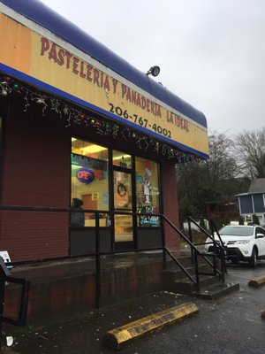 Pasteleria Y Panaderia La Ideal by null