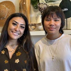 Mahina - Two great employees to greet you!