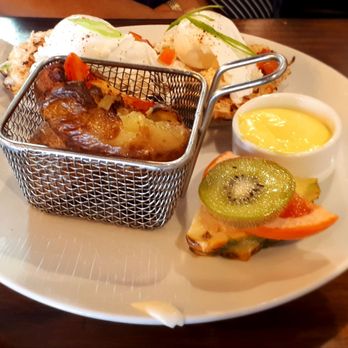 Delphi Brunch Cafe - Crab Cake Benedict with marble potatoes. - Breakfast & Brunch Near Me - Langley, British Columbia