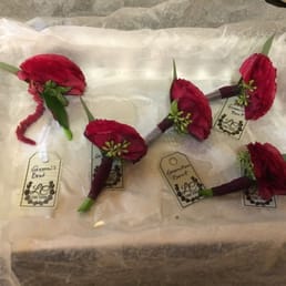 Beautiful boutonnieres Beautiful boutonnieres