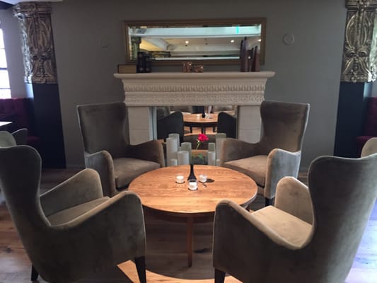 Le Petit Paris by null