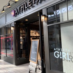 Athleta - Frontage