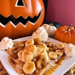 Cream Base - Banana Foster Crepe
warm bananas caramelized in a rich buttery brown sugar and cinnamon sauce and vanilla ICE CREAM.
