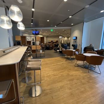 Lufthansa Senator Lounge - Airport Lounges Near Me - Detroit, Michigan