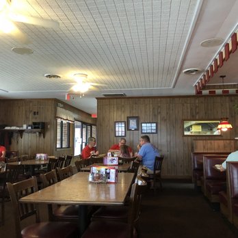 Sir Pizza - people sitting at tables in a restaurant - Pizza Near Me - Asheboro, North Carolina Sir Pizza - people sitting at tables in a restaurant - Pizza Near Me - Asheboro, North Carolina