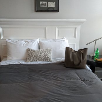 Hotel Laurance - Hotels Near Me - Luray, Virginia