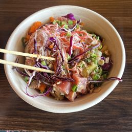 S9. Hawaii Sunset Signature Poke Bowl added onion crisps