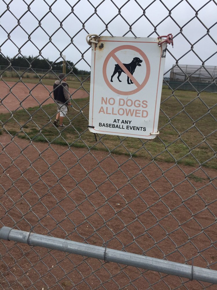Smith Field Logo