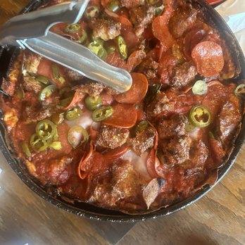 Pequod's Pizza - Deep Dish pizza!! - Pizza Near Me - Chicago, Illinois