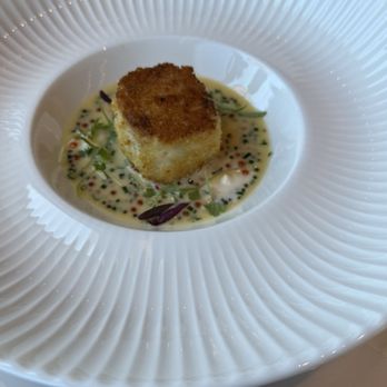 Fairmont Breakers Long Beach - Crab cake - Hotels Near Me - Long Beach, California