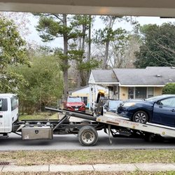 Teak's Towing & Recovery