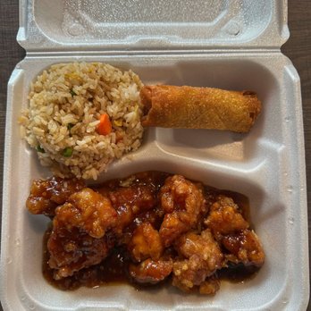 Golden House - General Tso 's Chicken lunch special - Chinese Near Me - Dodge City, Kansas Golden House - General Tso 's Chicken lunch special - Chinese Near Me - Dodge City, Kansas