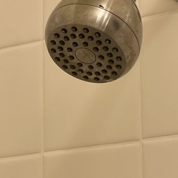 De La Vina Inn - Waterfall shower head? I think not! - Bed & Breakfast Near Me - Santa Barbara, California De La Vina Inn - Waterfall shower head? I think not! - Bed & Breakfast Near Me - Santa Barbara, California