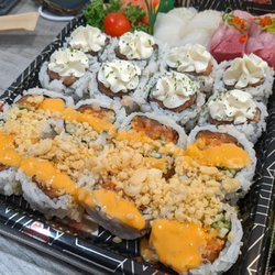 Gourmet Sushi - Spicy Salmon & Philly Roll